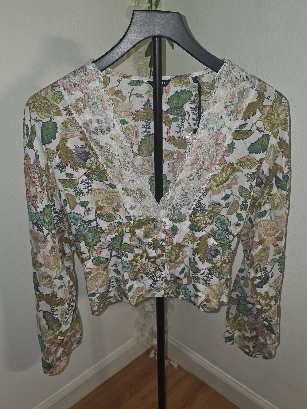 Floral Lace-Trim Peplum Blouse - White Multi
